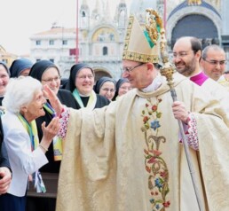 la miracolata con il card. Angelo amato